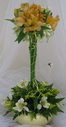 Whats the Buzz Topiary